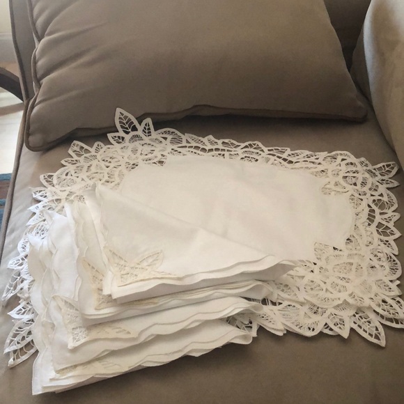 4 Placemats/4 Napkins - Picture 2 of 6